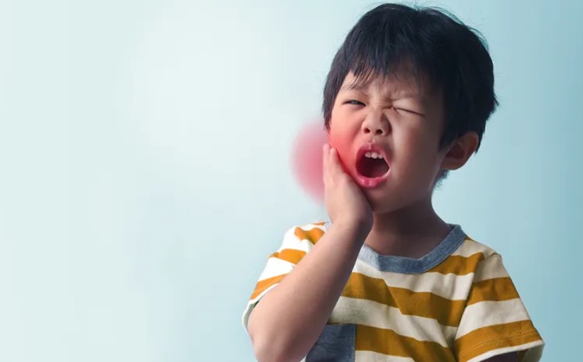 Bệnh viêm nướu khiến trẻ bị đau nhức khó chịu