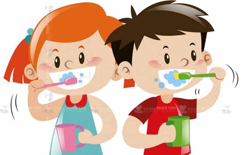 Tập cho trẻ đánh răng đều đặn 2 lần/ ngày