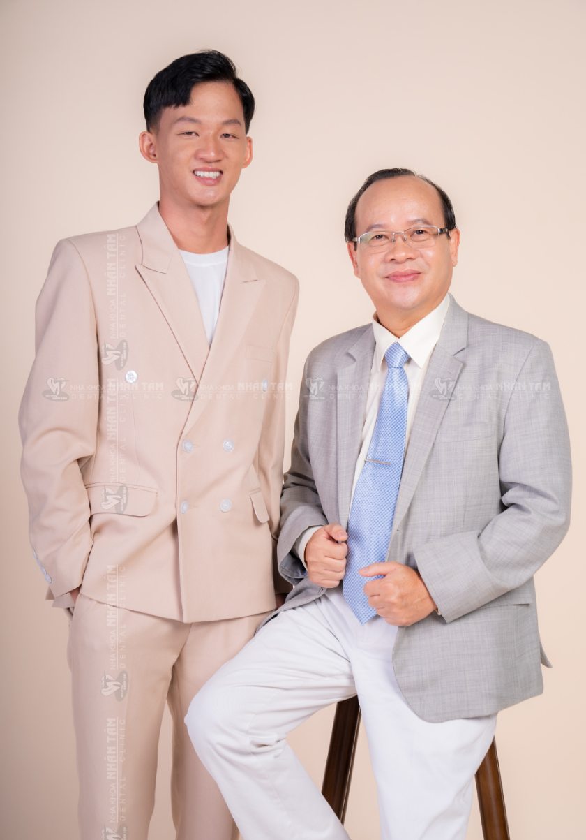 Nụ cười của khách hàng sau khi cấy ghép Implant tại Nha khoa Nhân Tâm