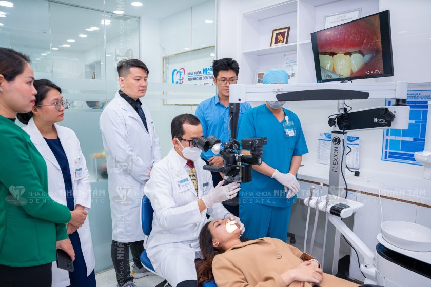 Ứng dụng kính hiển vi trong nha khoa phục hồi