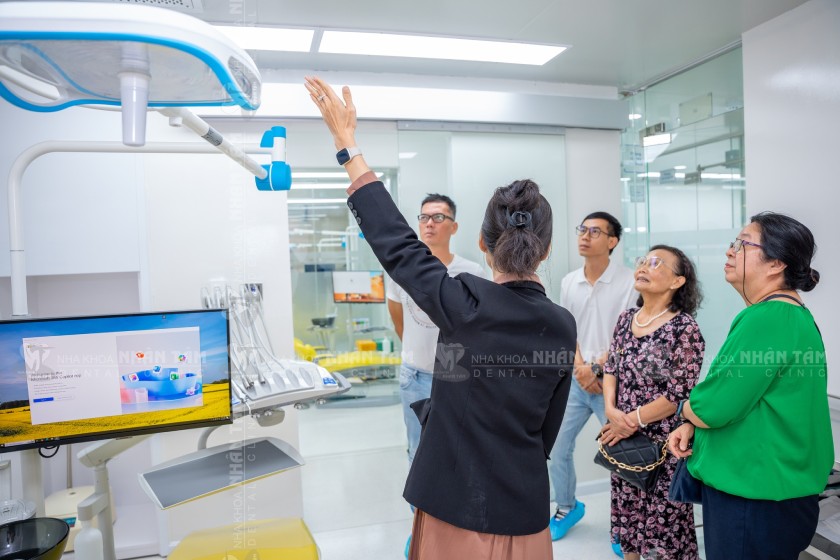 Nha khoa Nhân Tâm giới thiệu công nghệ hiện đại cho các khách hàng