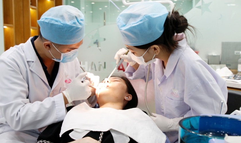 Nên thăm khám tại nha khoa uy tín