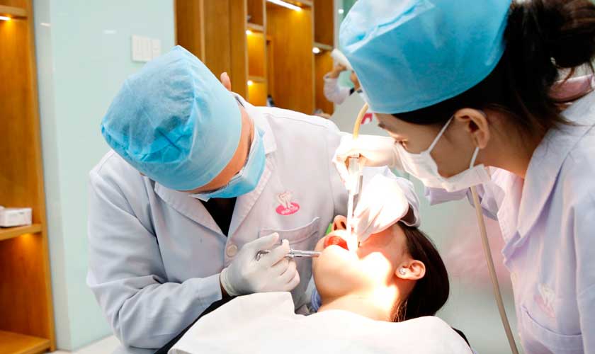 Viêm nướu răng khám ở đâu uy tín?