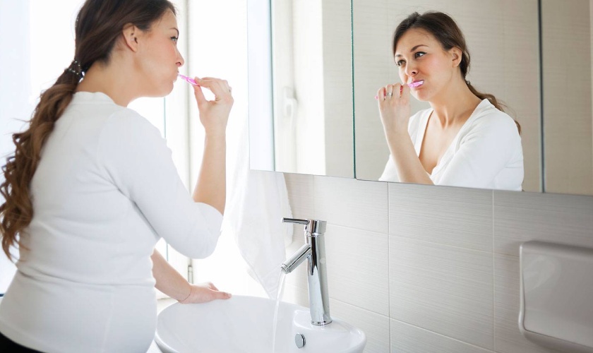 Chăm sóc răng miệng kỹ lưỡng hàng ngày