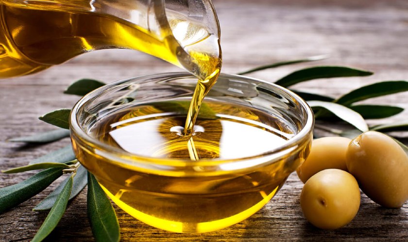 Ngoài công dụng làm đẹp, dầu oliu còn có tác dụng loại bỏ mảng bám hiệu quả