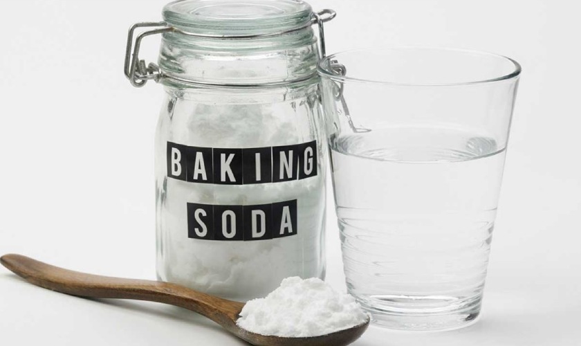 Sử dụng baking soda là cách cạo vôi răng tại nhà đơn giản