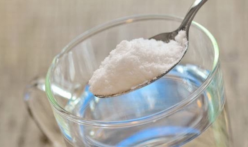 Cạo vôi răng tại nhà bằng muối cũng là cách đơn giản, được nhiều người lựa chọn